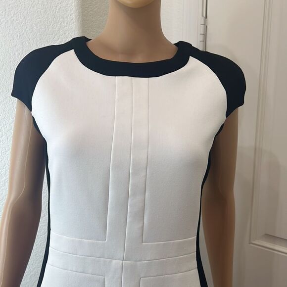 Zara Dress Scoop Neck Capped Sleeve Size Medium Slimming White Black Color Block - Picture 2 of 12